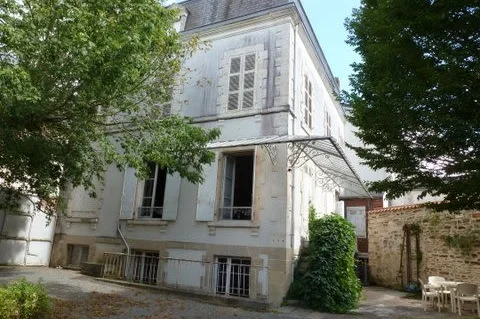 Garden & rear of house