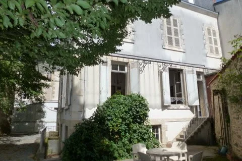 Garden and rear terrace