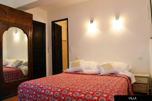 Villa - double bedroom with en-suite