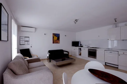 Garden flat - open-plan kitchen and lounge area