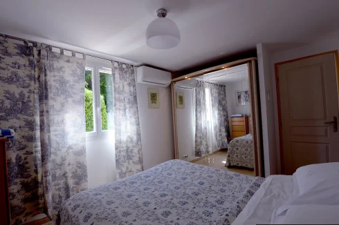 Garden flat - double bedroom with en-suite