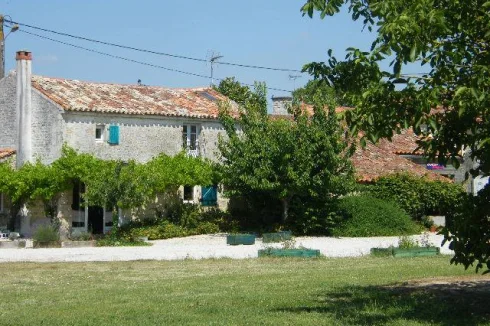 Le Cerisier (sleeps 9) a pretty cottage on the central courtyard