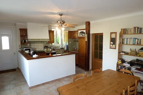 Family dining kitchen 25m&sup2;