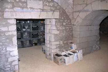 wine cellar with delivery