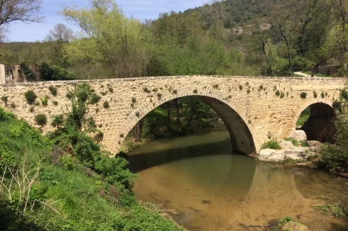 The Middle Bridge, Entrecasteaux