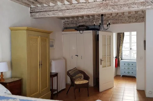 Main Bedroom looking towards the landing and the street