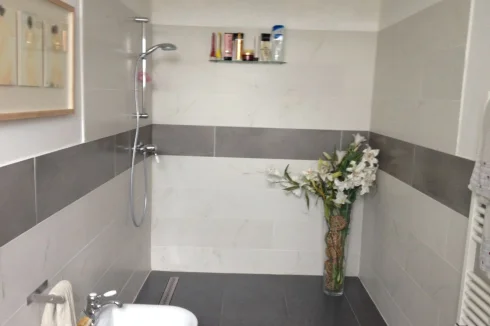 En-suite bathroom