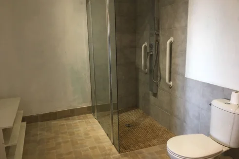 Apartment Shower