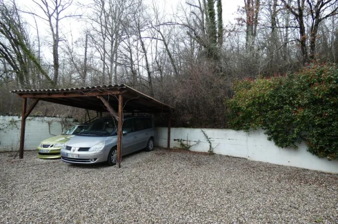 Car port and drive