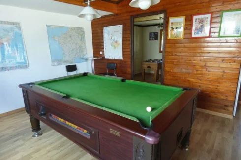 Full Size Pool Table