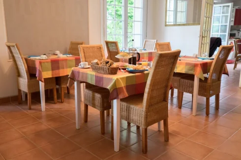 breakfast room suitable for 8 people