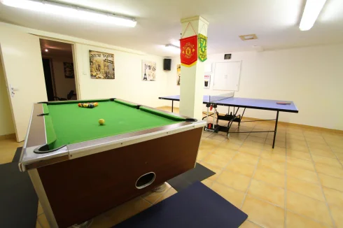 Games room (basement)