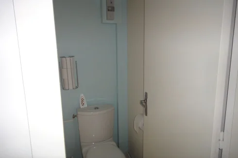 Toilet 1