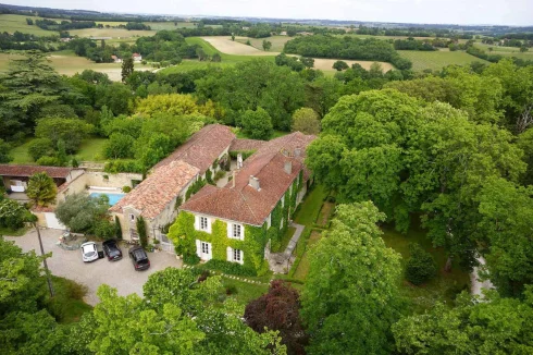 Surrounded by vines and magnificent countryside