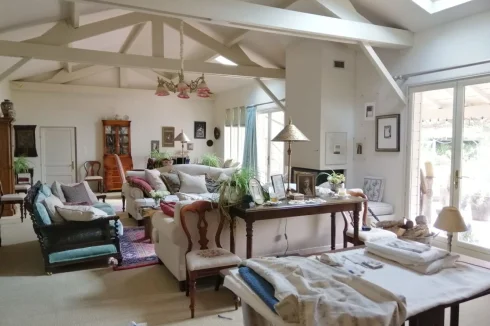 Sitting room facing onto veranda