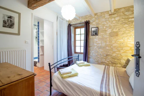 Farmhouse ground floor bedroom with en suite