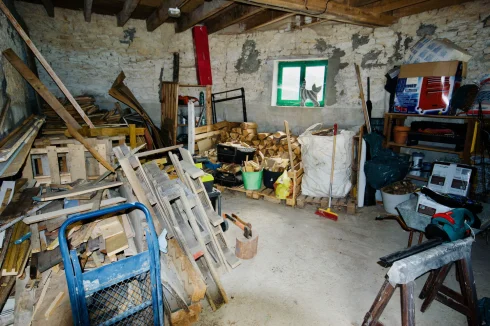 Log store and garden room