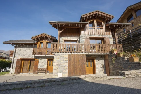 Stone and Wood Chalets Les Belleville the 3 Valleys…