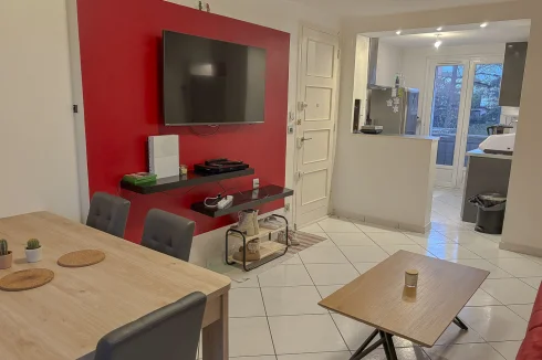 Spacious 2 Bed Apartment Villeurbanne