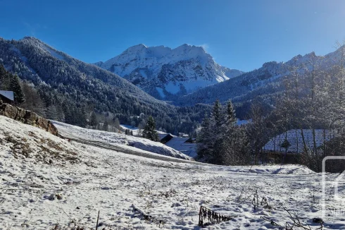 A Delightful, Sunny Plot with Mountain Views in the Ski Area of la Chevrerie, Roc D'enfer.