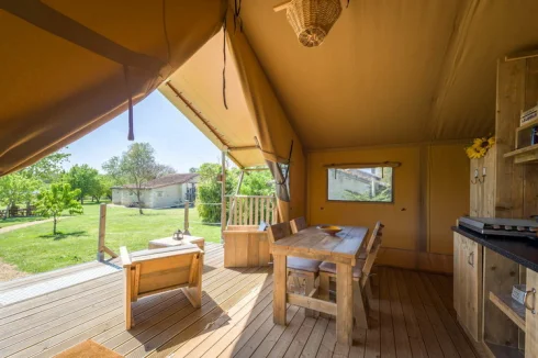 Safari tent