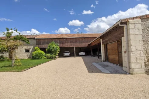 Garage & Open barn