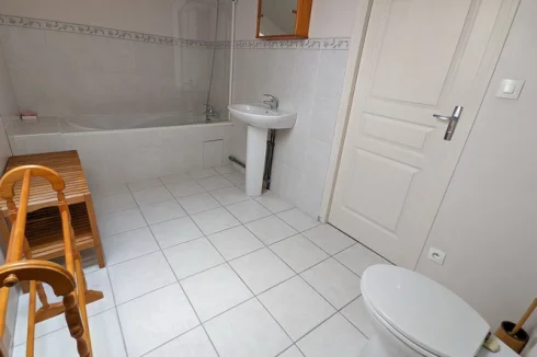 Gite - Bedroom 1 en suite bathroom/WC