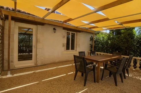 Gite 4 covered terrace