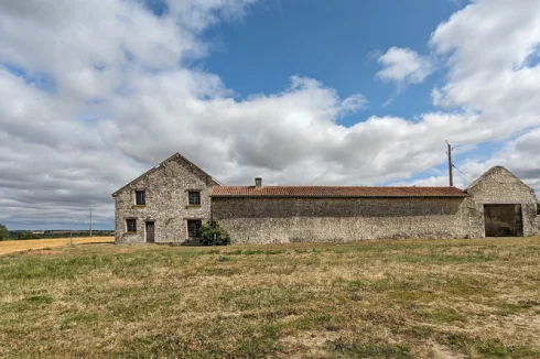 South facade house 2 and barn