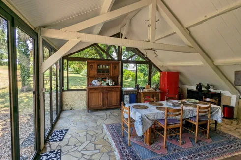 Gîte - Summer kitchen/dining room