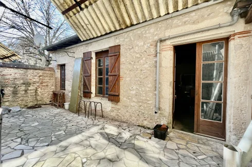 Castelmoron Sur Lot Sector, Village House of Approximately 165.27m². Vast Stone House on Three Levels, Composed of a Lar…