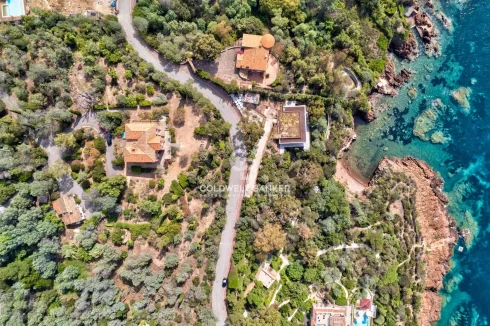 Théoule Sur Mer - Historic Property - High Potential - Panoramic Sea View