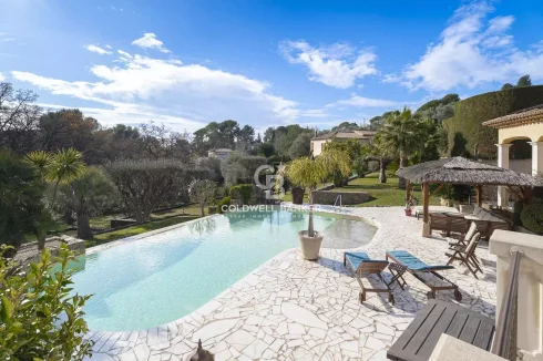 Neo-Provençal Villa for Sale in a Quiet Residential Area.