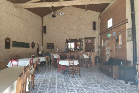 bar