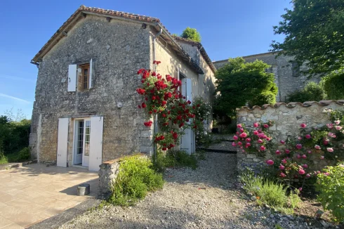 Village House. Three Bedrooms, Two Living Rooms, Garden. Exceptional View.…