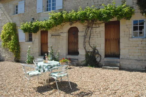 House facing courtyard