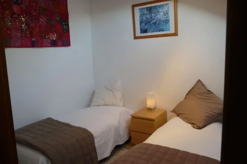 Twin bedroom