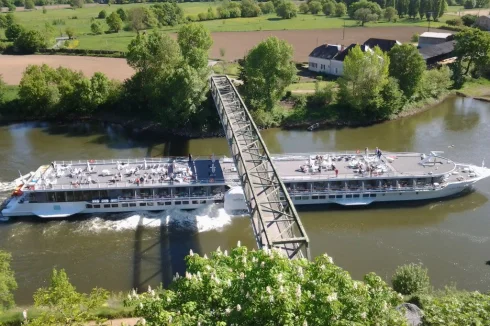 Beautilful cruising boat passing