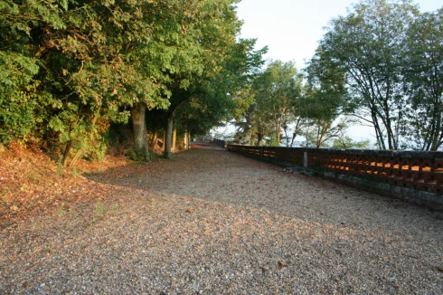 A large terrace all along the property