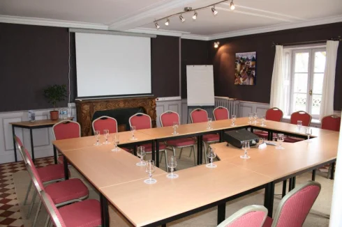 A small meeting room in the manor