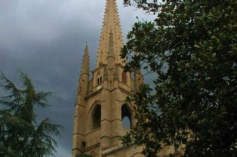 Quiet Neighbor - Église Notre-Dame