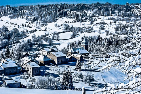 Village Les Bouchoux in winter