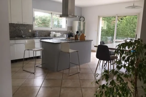 modern spacious fitted kitchen