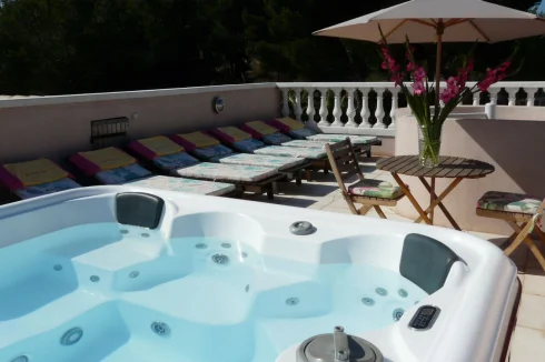 Jacuzzi on the solarium