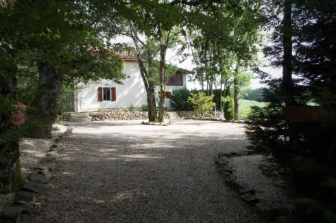 Farmhouse Driveway