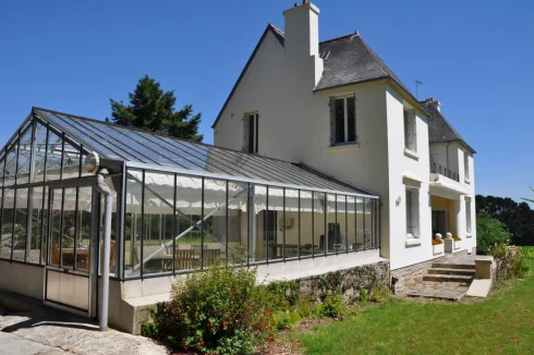 main house with conservatory west exposure